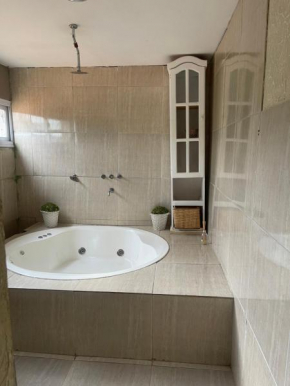 Oga Guasu casa con piscina exclusiva
